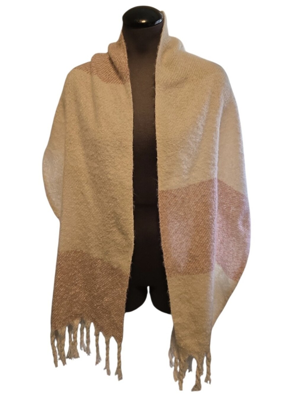 NWT Gentle Fawn Soft Pink/Mauve And White Textured Boucle Knit Oversized Scarf